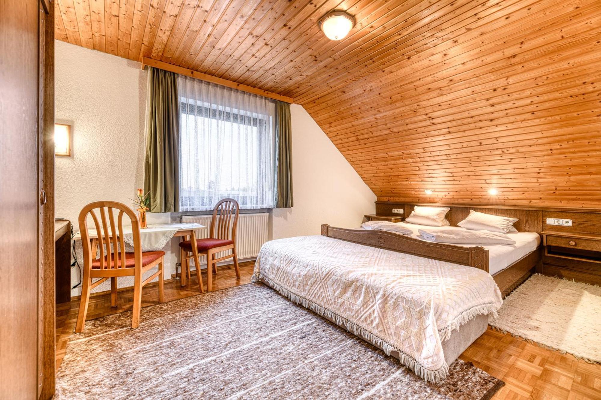 Gasthaus Hecht Хехст Екстер'єр фото